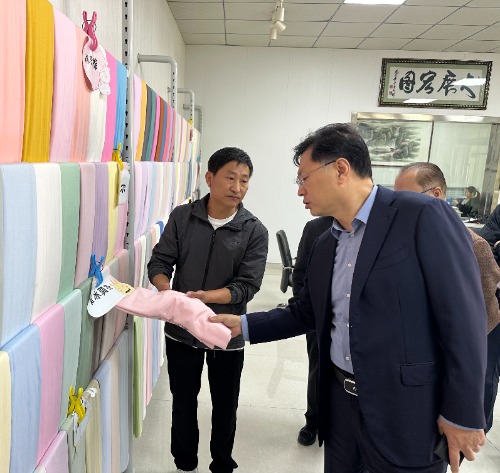 门徒娱乐集团党委书记、董事长吴宁带队赴赵县调研纺织企业