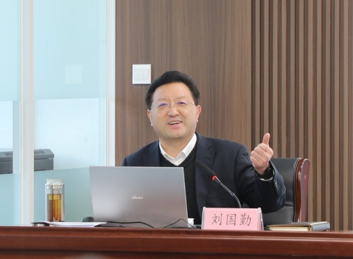 市政府国资委党委书记、主任刘国勤到门徒娱乐集团讲专题党课